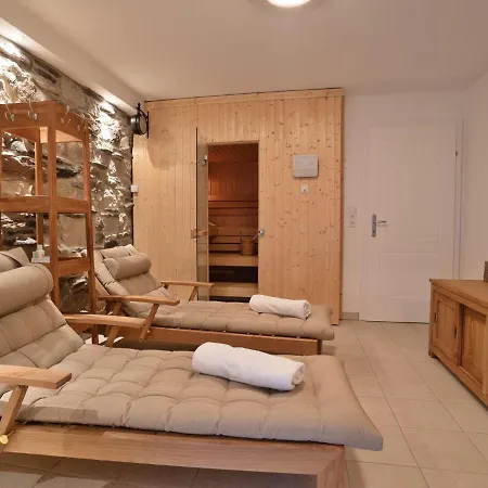 Opulent Chalet In Mauterndorf With Whirlpool And Sauna 샬레