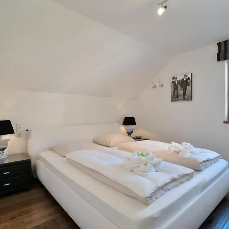 Opulent Chalet In Mauterndorf With Whirlpool And Sauna * 마우어테른도르프